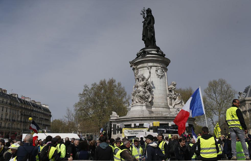 Des manifestants français en costume jaune dans les rues pour le 21e week-end | Nouvelles