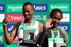 L'Ethiopie balaye le marathon de Paris, Calvin bat le record français