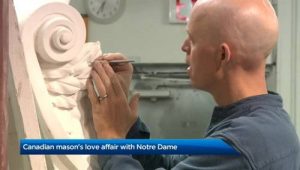 Une histoire d'amour entre un maçon canadien et la cathédrale Notre-Dame de France | Visionnez les nouvelles vidéos en ligne - Globalnews.ca