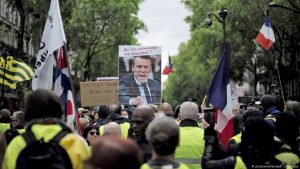 Acteurs et écrivains français soutiennent les dernières manifestations contre le gilet jaune | Nouvelles | DW