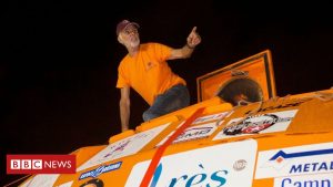 Jean-Jacques Savin: un Français termine la traversée de l'Atlantique en baril