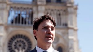 Trudeau offre aux Canadiens de l'acier et du bois pour reconstruire la cathédrale Notre-Dame à Paris