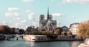 Le Sénat français dit que Notre Dame doit être restaurée «de la même manière qu'avant»