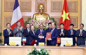 VN et la France coopèrent dans la construction d'un gouvernement électronique - Politique et législation - Nouvelles de Vietnam | Politique, Affaires, Economie, Société, Vie, Sports