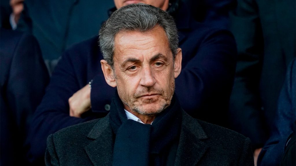 L'ancien président français Sarkozy va être jugé pour corruption et trafic d'influence