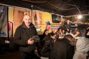 Un ancien voleur rétablit le dialogue dans les quartiers français marginalisés, World News & Top Stories