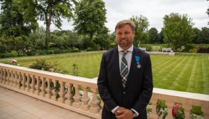 L'ambassade de France honore le marin britannique Alex Thomson >> Scuttlebutt Sailing News