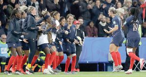 La France profite d'un début de rêve à Paris | Daily Express en ligne