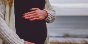 La France prépare un projet de loi pour permettre aux lesbiennes et aux femmes célibataires un accès universel à la procréation artificielle | Nouvelles