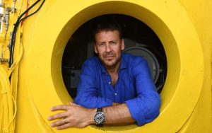 Le capitaine français Nemo entame un voyage sous-marin d'un mois sur les fonds marins de la Méditerranée