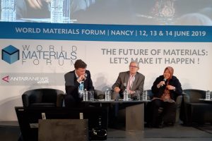 Surabaya Mayor parle de la gestion des déchets en France