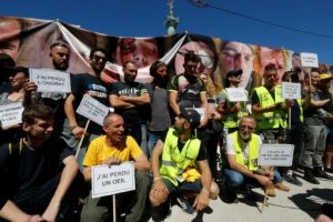 Un ministre français ne regrette pas le traitement des manifestations contre le "gilet jaune" malgré des blessures