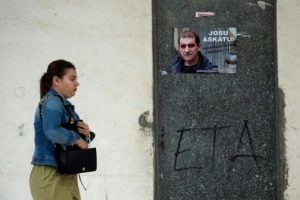 Un tribunal libère un ancien chef de l'ETA après l'arrestation de la France