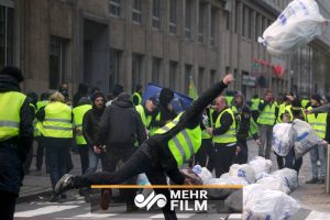 VIDÉO: 34ème week-end de protestation du gilet jaune français