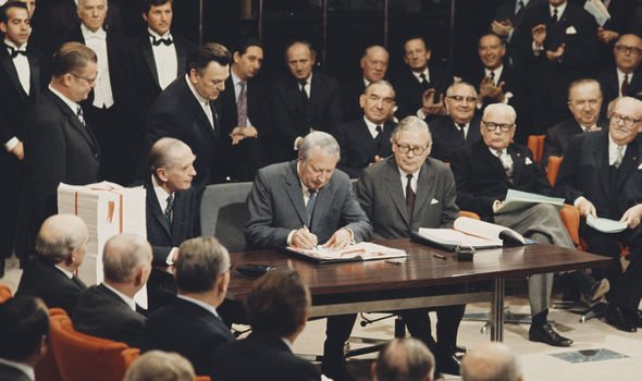 autoplay_video, harold macmillan, brexit news, brexit plus tard, pas d’accord, nigel farage, brexit party, londres, londres news, emmanuel macron, france news, 