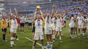 Coupe du Monde Féminine de la FIFA 2019 ™ - Actualités - Célébrités impressionnées par les États-Unis à quatre