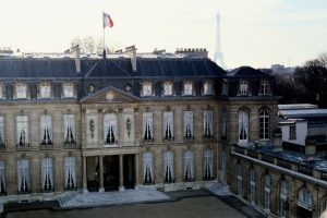 Des centaines d’œuvres d’art ont été volées au palais présidentiel français au cours des dernières décennies. Les employés sont à blâmer?