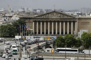 La France approuve l'interdiction de frapper les enfants »Capital News