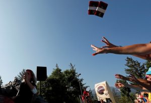 Les écologistes exhortent le Tour de France à mettre fin à «une avalanche de plastique» | Nouvelles