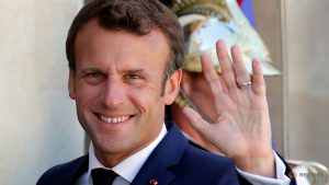 Macron se tourne vers les mairies françaises pour s'installer