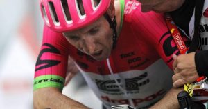 Mike Woods d’Ottawa continue de jouer dans le Tour de France malgré des côtes cassées - Ottawa