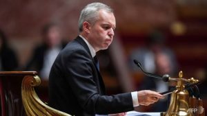 Un ministre français démissionne après le scandale d'un dîner au homard
