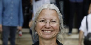 Un politicien français exclu d'un parti pour son opposition à une loi permettant à des lesbiennes de procréer artificiellement | Nouvelles