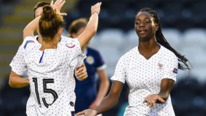 Écosse U19 Femmes 1-2 France U19 Femmes: Le vainqueur du temps d'arrêt bat son hôte